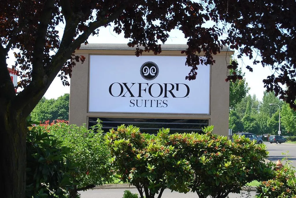 Oxford Suites Portland - Jantzen Beach Hotel