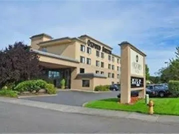 Oxford Suites Portland - Jantzen Beach
